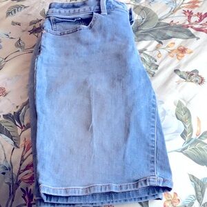 A.N.A. Bermuda Blue-Jean Shorts🩳 Size 10 (Hardly Worn)